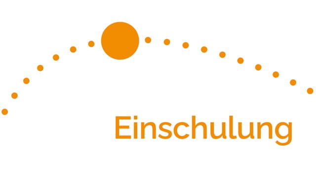Visuelle Darstellung einer Teilstrecke als orangene gepunktete Linie mit einem großen orangenen Punkt als Zwischenstation. Diese Station ist benannt mit Einschulung.