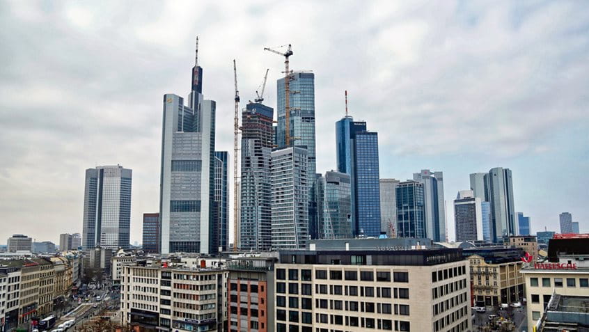 Die Frankfurter Skyline im März 2024, Foto: Jan Hassenpflug