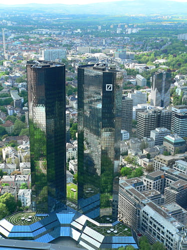 Blick auf die Deutsche Bank Frankfurt am Main