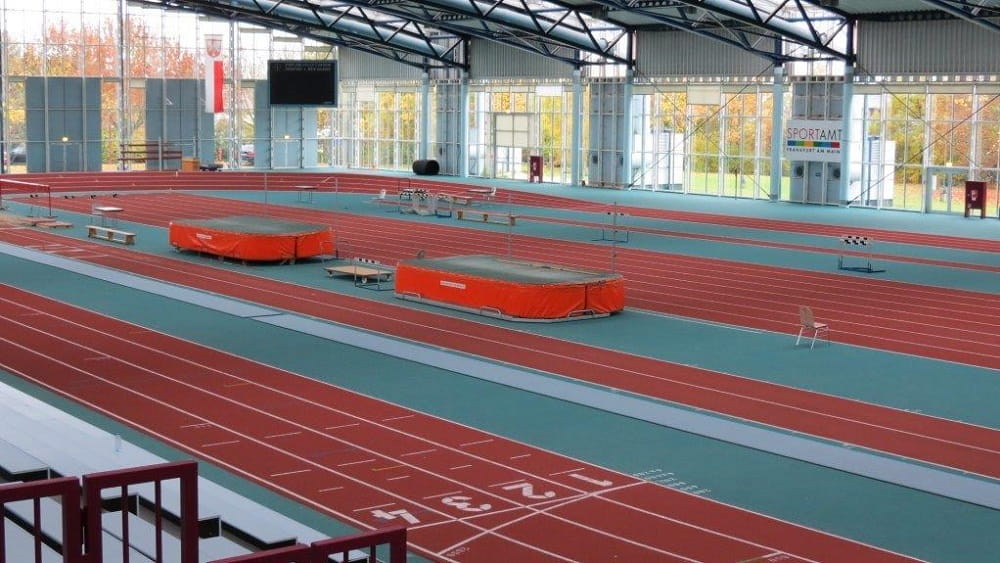 Sport- und Freizeitzentrum Kalbach, Leichtathletikhalle mit Laufbahn und Sprunganlage